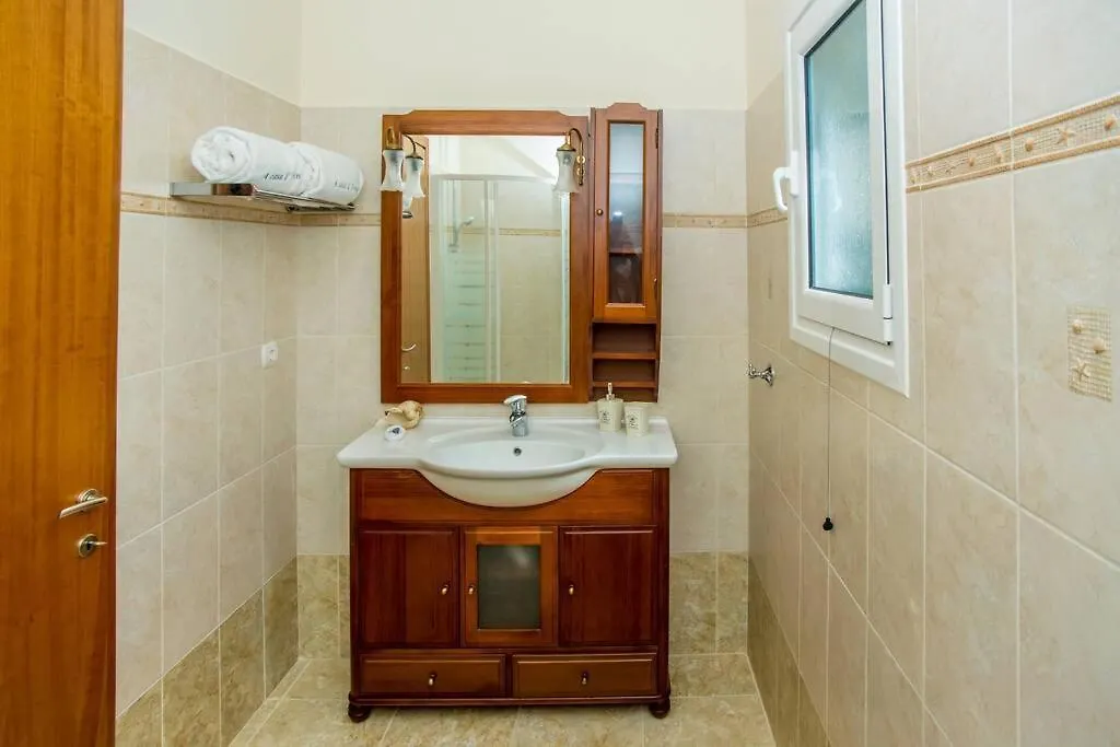 A Casa D' Irene Apartment Mantzavinata